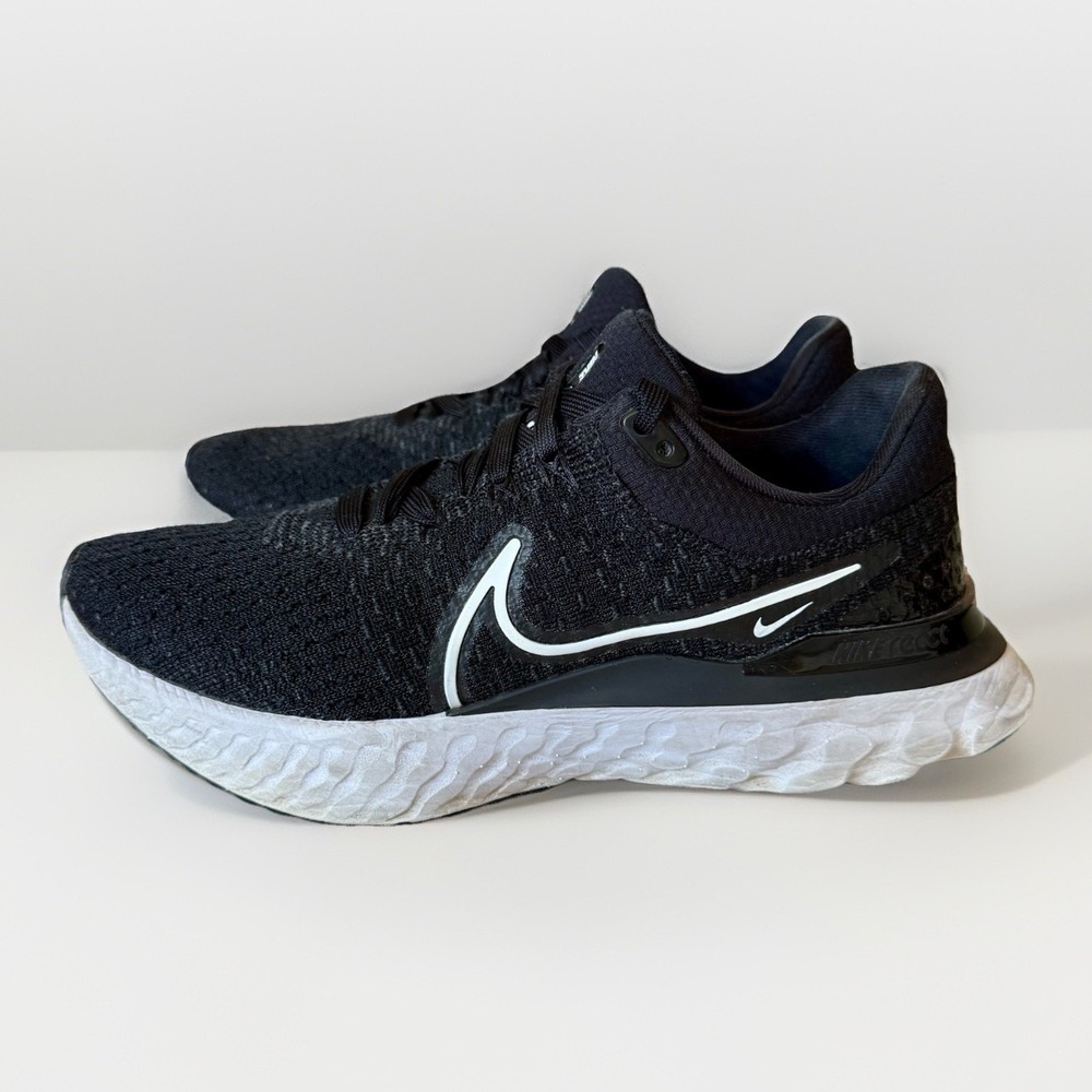 Nike Womens React Infinity Run Flyknit 3 Running Shoe 8.5 Black White DD3024-001 - Picture 3 of 14